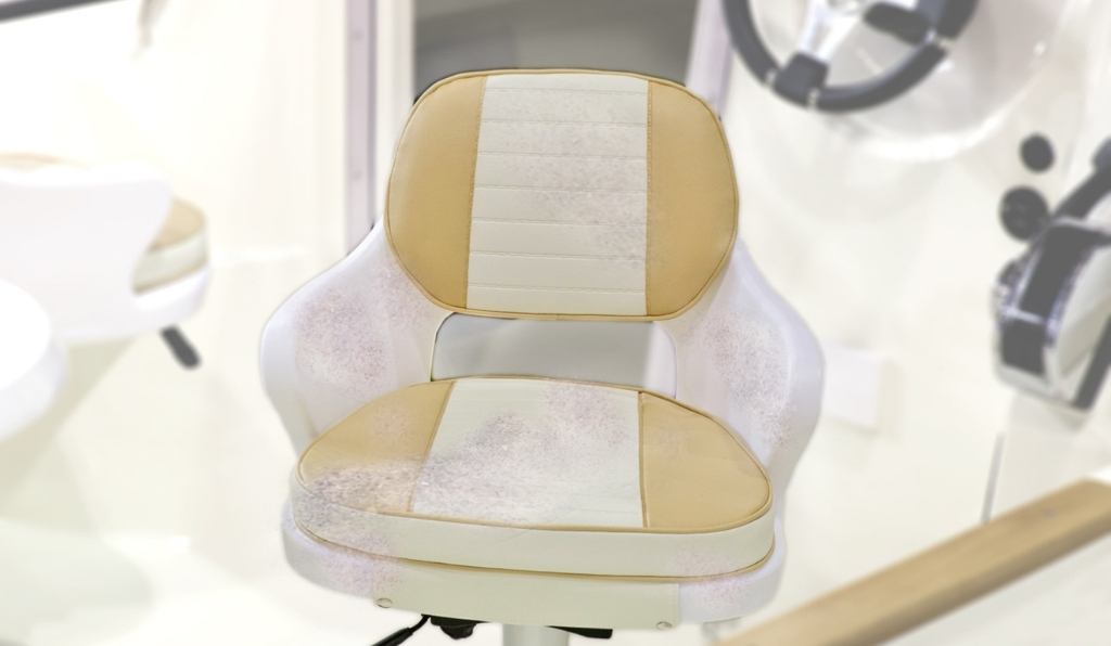 boat seat with pink state